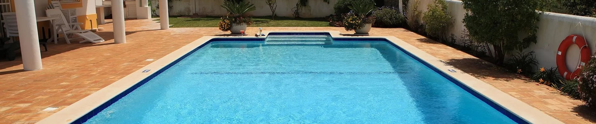 One-piece Swimming Pools